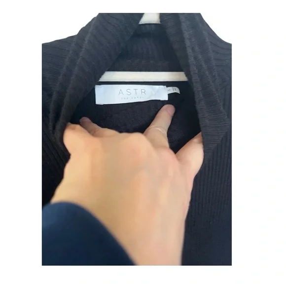 ASTR the label Zora long sleeve asymmetrical dress size S black NWOT A-8 - Picture 6 of 7